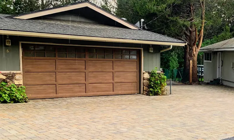 Example of a paver driveway, one of the many landscaping services by Earth & Stone Landscapes